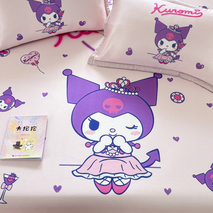 91家纺网 家纺一手货源 找家纺 博雅 2025新款三丽欧A类大版数码印花1200D冰丝凉席凉席席子 礼盒库洛米