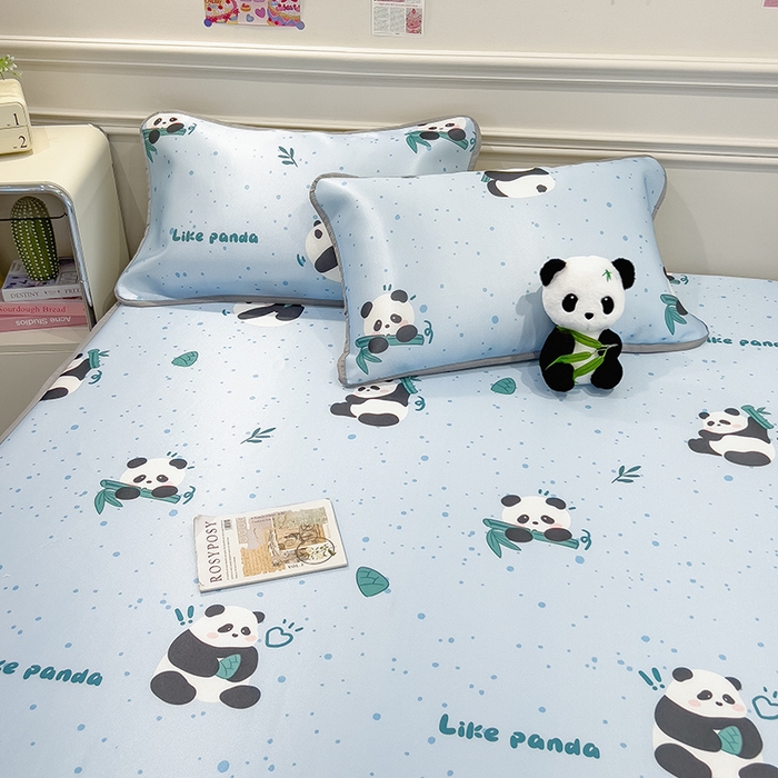 91家纺网 家纺一手货源 找家纺 摩妮卡 2025新款小清新碳光冰丝软席床笠款单床笠三件套 冰蓝熊猫