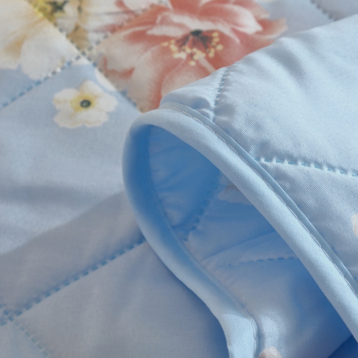 91家纺网 家纺一手货源 找家纺 富艺隆 超声波钻石绒夏被 落英缤纷