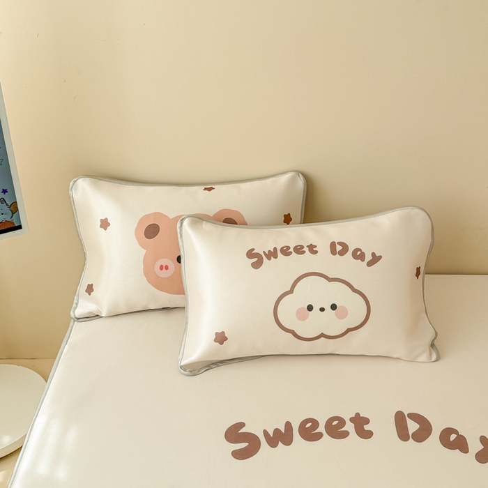 91家纺网 家纺一手货源 找家纺 慕尚家纺 2025新款凉感卡通工艺席床笠-饼干熊