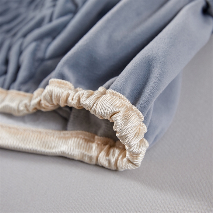 91家纺网 家纺一手货源 找家纺 情恒家纺 2025新款德芙绒工艺款全包床头罩 丹宁蓝