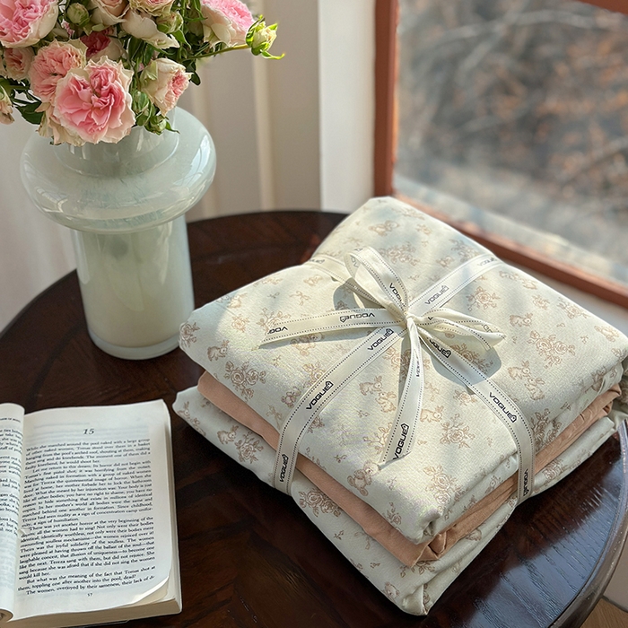 91家纺网 家纺一手货源 找家纺 麦伦家居 2025新款全棉有氧双层纱简约款系列四件套 半亩花田