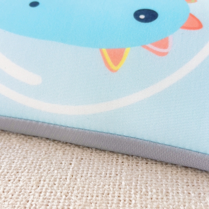 91家纺网 家纺一手货源 找家纺 2025新款卡通凉感丝亲肤枕 太空恐龙50*30*4 