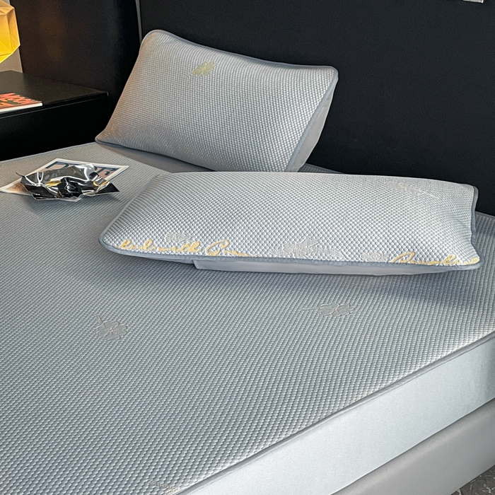 91家纺网 家纺一手货源 找家纺 2025新款提花冰豆豆凉席床笠床席三件套幸运草系列 幸运草-灰