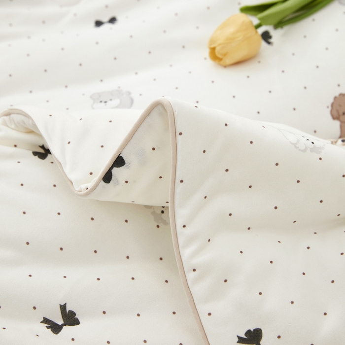 91家纺网 家纺一手货源 找家纺 丝涟家居 2025新款A类双面针织棉卡通小清新滚绳工艺夏被波点狗