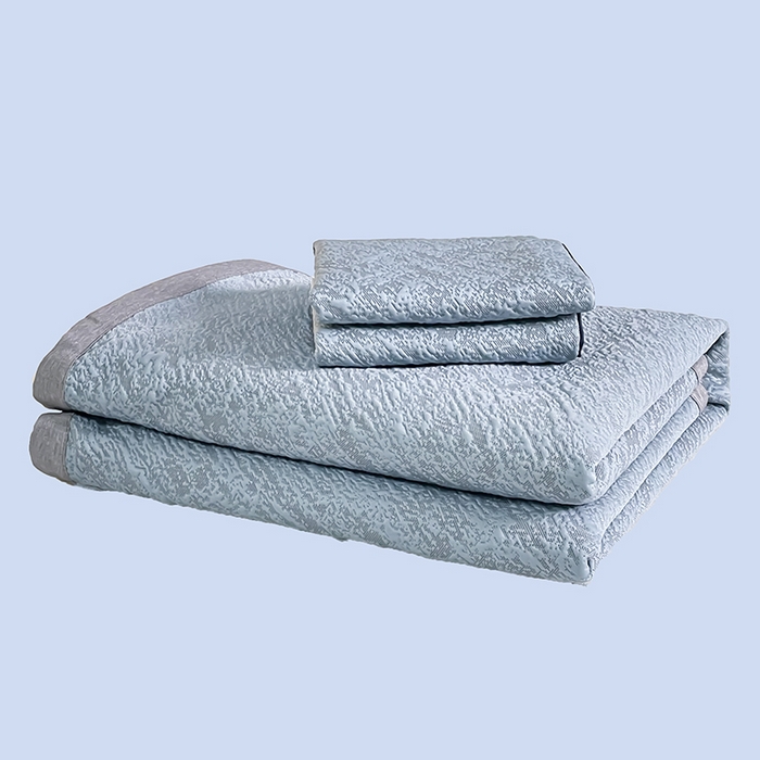 91家纺网 家纺一手货源 找家纺 锦罗绣 2025春夏新款PE中分子凉感提花软凉席席子 流金岁月-深蓝 床单款