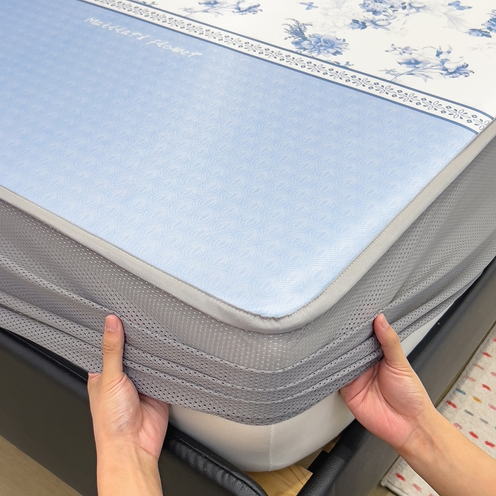 91家纺网 家纺一手货源 找家纺 摩妮卡 2025新款小清新碳光冰丝软席床笠款单床笠三件套 花绮梦-蓝