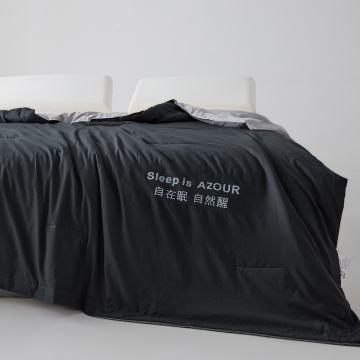 91家纺网 家纺一手货源 找家纺 闲鱼家纺 2025新款某朵同款深睡Pro夏被 自在眠  自然醒 深灰+浅灰