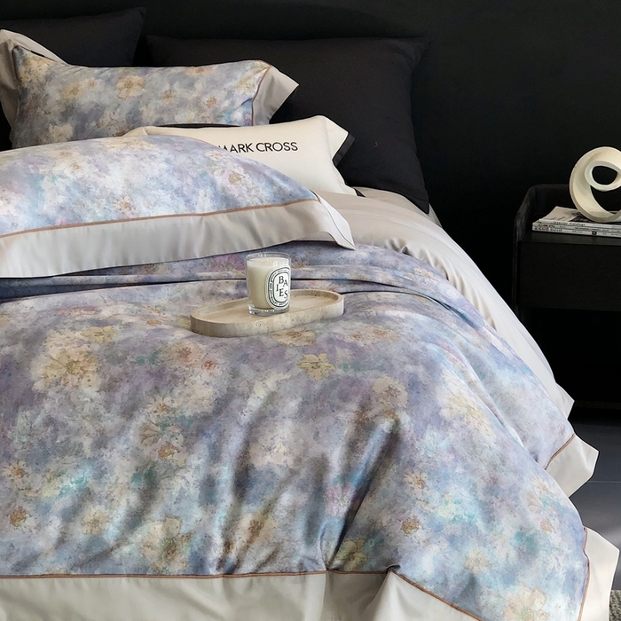 91家纺网 家纺一手货源 找家纺 佳汐蓝2025新款典雅诗意花卉全棉印花四件套券后不低于438/458元 时光之恋-柔雾蓝