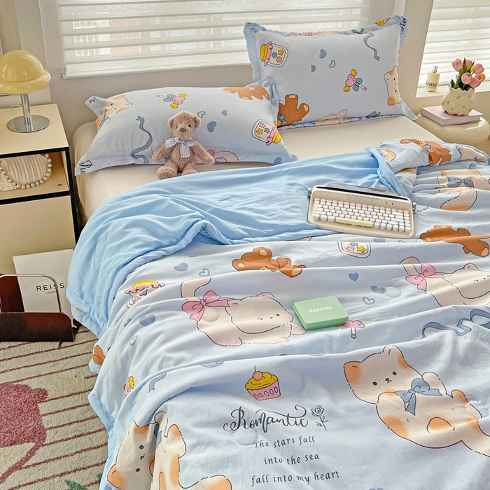 91家纺网 家纺一手货源 找家纺 富艺隆 2025新款水洗棉双层纱夏被 小猫逃离记