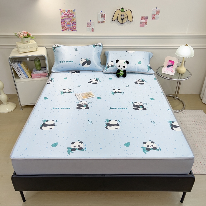 91家纺网 家纺一手货源 找家纺 摩妮卡 2025新款小清新碳光冰丝软席床笠款单床笠三件套 冰蓝熊猫