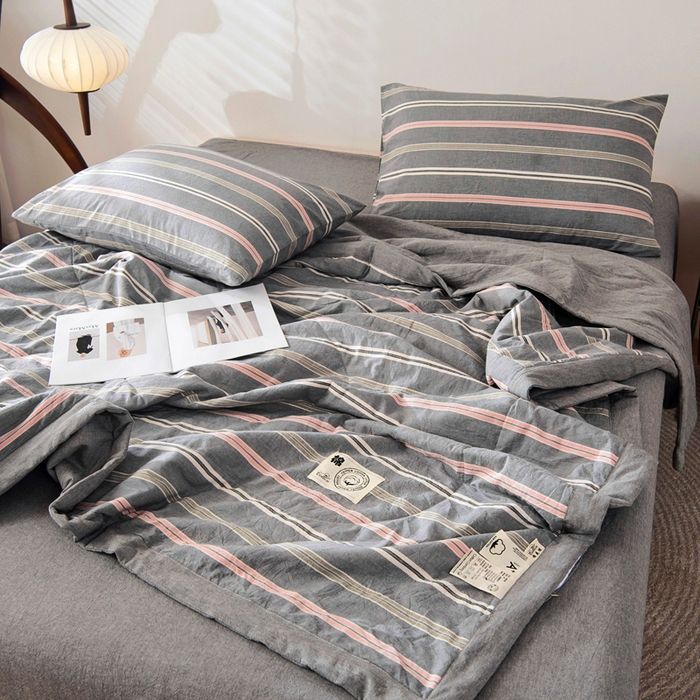 91家纺网 家纺一手货源 找家纺 鑫棉坊 2025新款全棉色织水洗棉A类棉花夏被可机洗空调被四件套床单枕套 贝拉