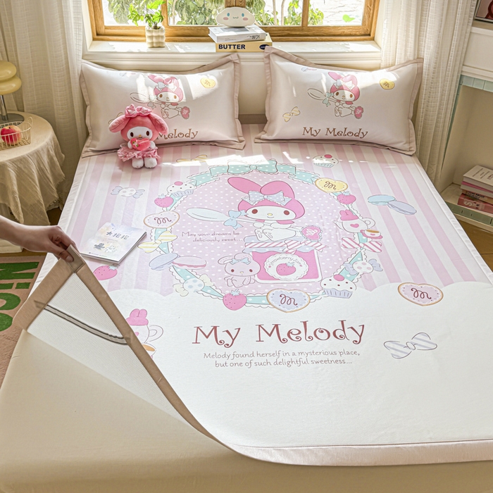 91家纺网 家纺一手货源 找家纺 博雅 2025新款三丽欧A类大版数码印花1200D冰丝凉席凉席席子 魔法美乐蒂