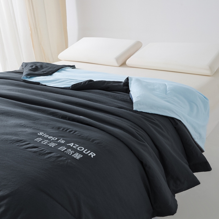 91家纺网 家纺一手货源 找家纺 闲鱼家纺 2025新款某朵同款深睡Pro夏被 自在眠  自然醒 深灰+克莱茵蓝