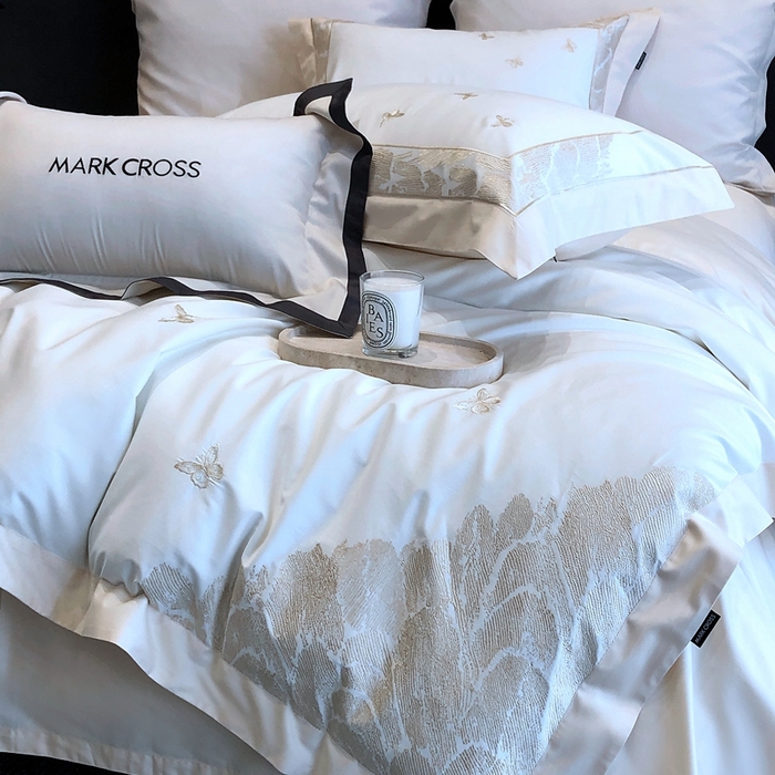 91家纺网 家纺一手货源 找家纺 佳汐蓝2025新款清雅自然刺绣黄金棉系列四件套价格表券后不低于498/518元 春野浮绿-奶杏白