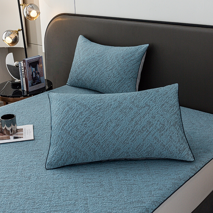 91家纺网 家纺一手货源 找家纺 锦罗绣 2025春夏新款PE中分子凉感提花软凉席席子 流金岁月-深蓝 床笠款