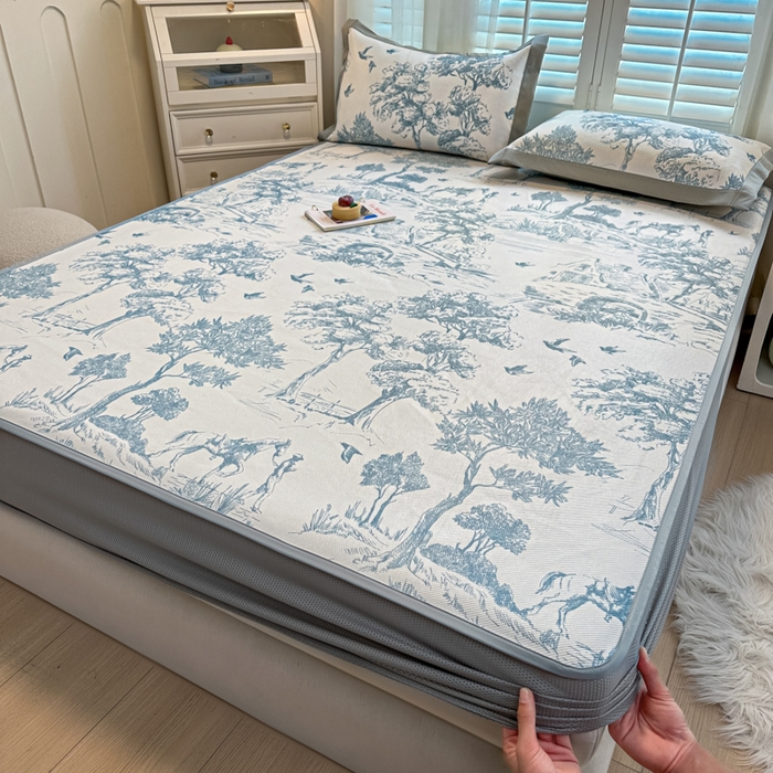 91家纺网 家纺一手货源 找家纺 迪乐妮 2025新款真冰藤印花床笠款凉席 丛林间-蓝