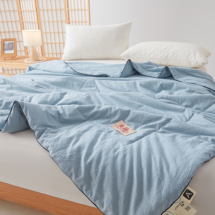 91家纺网 家纺一手货源 找家纺 熙宴家纺 2025新款纯色水洗棉新疆棉花夏被 雾蓝