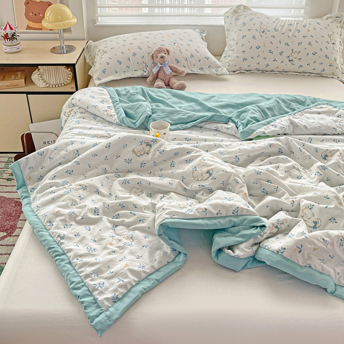 91家纺网 家纺一手货源 找家纺 富艺隆 2025新款水洗棉双层纱夏被 雪茸小猫