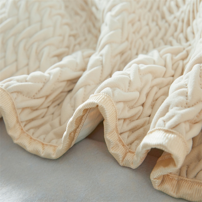 91家纺网 家纺一手货源 找家纺 情恒家纺 2025新款德芙绒工艺款全包床头罩 奶油白