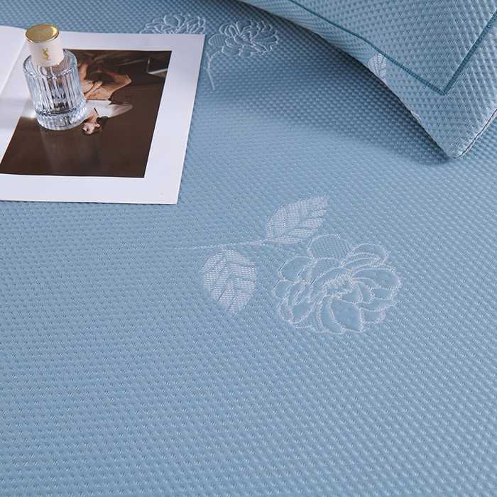 91家纺网 家纺一手货源 找家纺 席之家 2025新款3D冰感蕾丝床裙豆豆席 蕾丝-茶花之恋-蓝