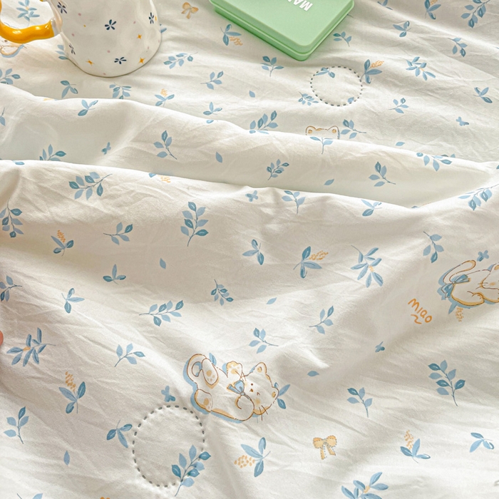 91家纺网 家纺一手货源 找家纺 富艺隆 2025新款水洗棉双层纱夏被 雪茸小猫