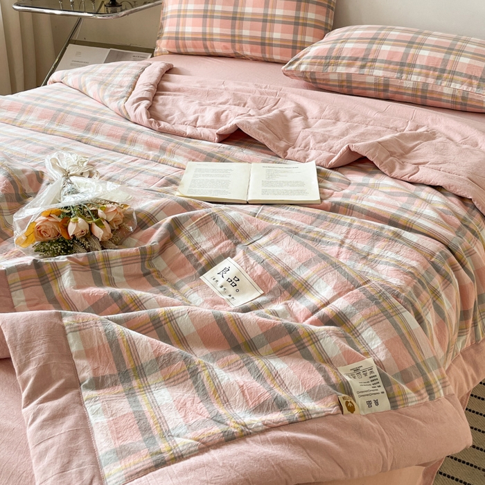 91家纺网 家纺一手货源 找家纺 2025梦初语新款无印风棉花夏被 温馨格