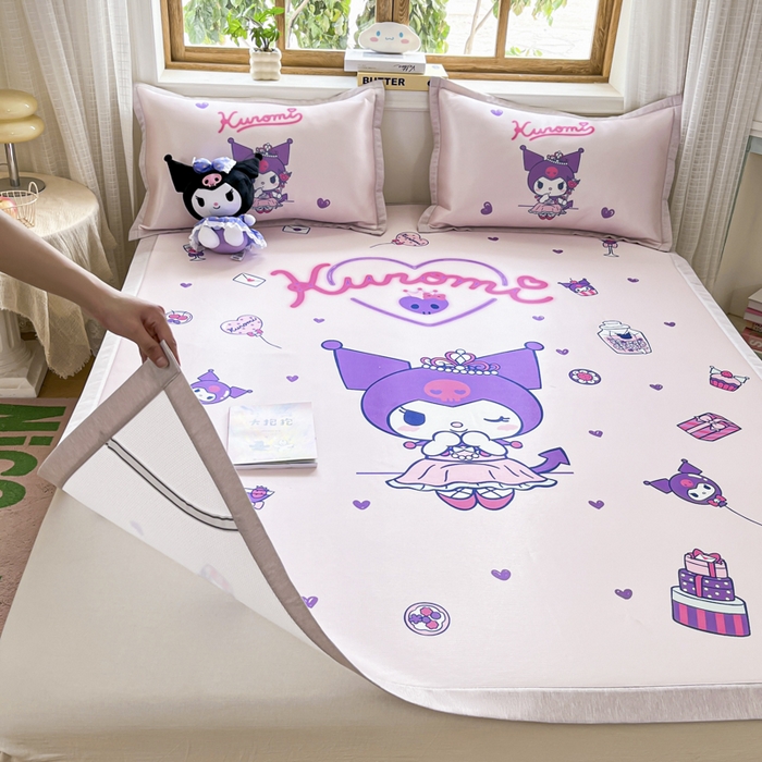 91家纺网 家纺一手货源 找家纺 博雅 2025新款三丽欧A类大版数码印花1200D冰丝凉席凉席席子 礼盒库洛米