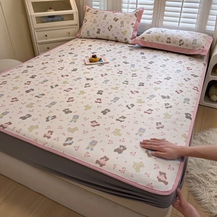 91家纺网 家纺一手货源 找家纺 （总）迪乐妮 2025新款真冰藤印花床笠款凉席