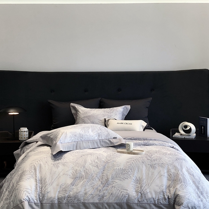 91家纺网 家纺一手货源 找家纺 佳汐蓝2025新款典雅诗意花卉全棉印花四件套券后不低于438/458元 烟火星辰-次元灰