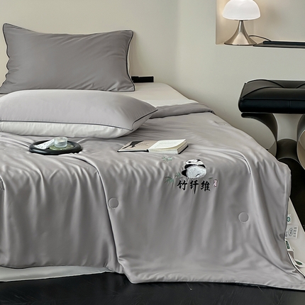 一加一 2025新款A类天竹刺绣蚕蛹蛋白纤维夏被四件套 熊猫-绅士灰