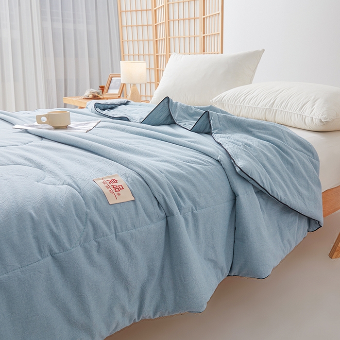 91家纺网 家纺一手货源 找家纺 熙宴家纺 2025新款纯色水洗棉新疆棉花夏被 雾蓝