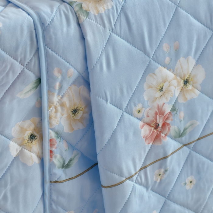 91家纺网 家纺一手货源 找家纺 富艺隆 超声波钻石绒夏被 落英缤纷