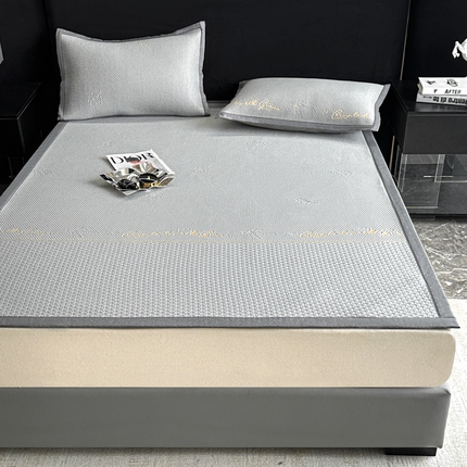 91家纺网 家纺一手货源 找家纺 2025新款提花冰豆豆凉席床笠床席三件套幸运草系列 幸运草-灰