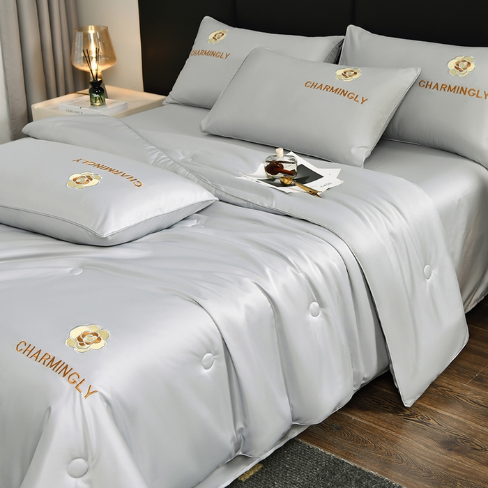 91家纺网 家纺一手货源 找家纺 优尚家纺 2025新款水洗天丝刺绣夏被夏被四件套 银灰色