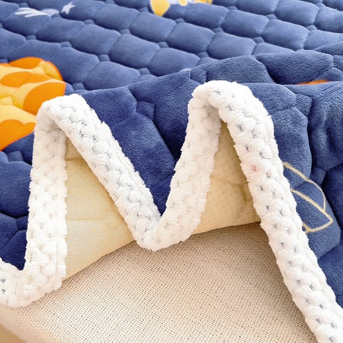 91家纺网 家纺一手货源 找家纺 梵赫家纺2024新款牛奶绒床护垫床垫幼儿园床垫儿童床垫可水洗 垫套-太空旅行