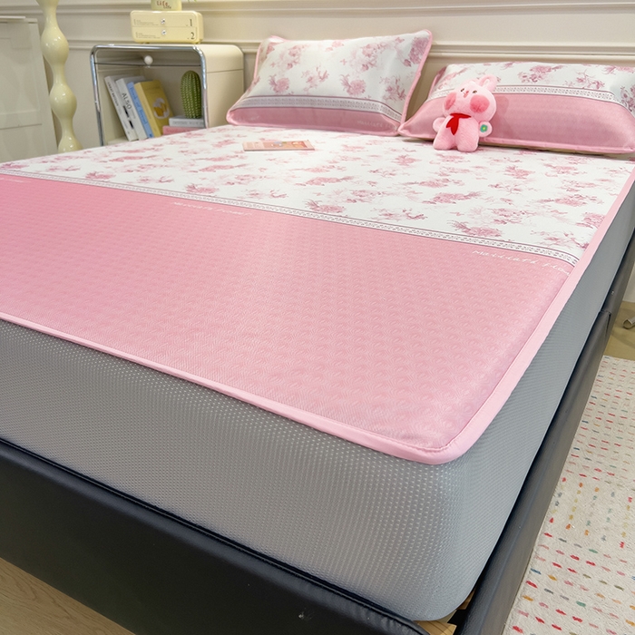 91家纺网 家纺一手货源 找家纺 摩妮卡 2025新款小清新碳光冰丝软席床笠款单床笠三件套 花绮梦-粉