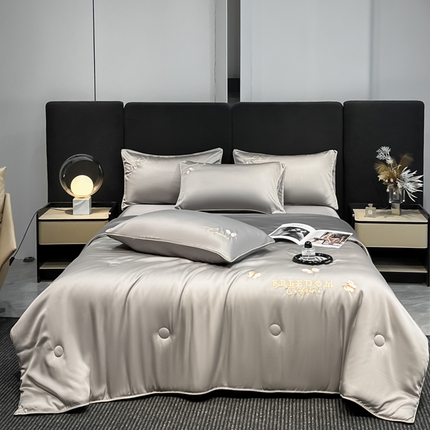 91家纺网 家纺一手货源 找家纺 （总）仔仔熊 2025春夏新款水洗真丝刺绣夏被四件套-蝶影