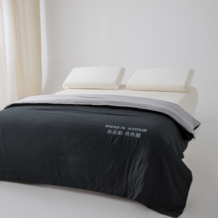 91家纺网 家纺一手货源 找家纺 闲鱼家纺 2025新款某朵同款深睡Pro夏被 自在眠  自然醒 深灰+浅灰