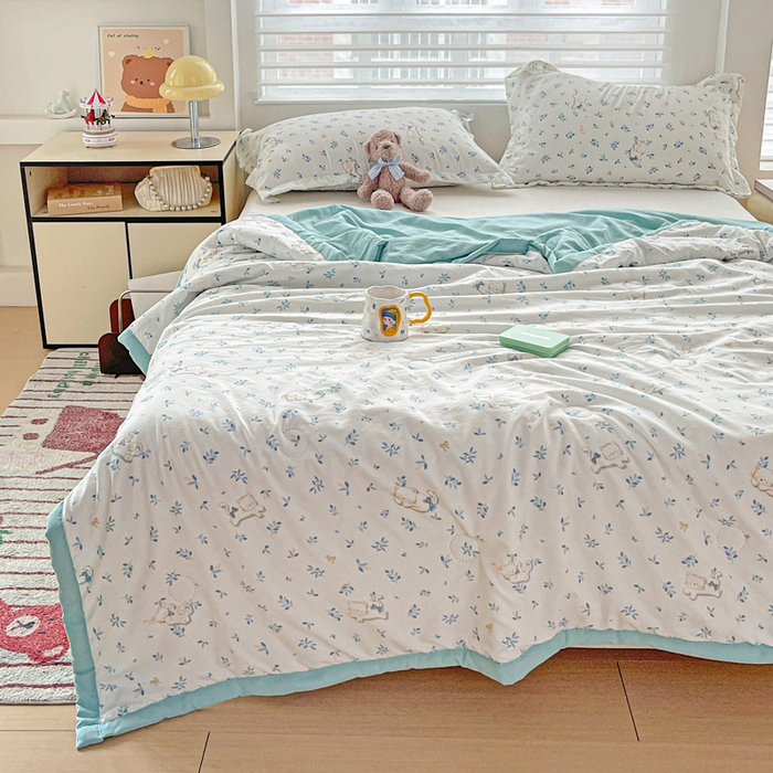 91家纺网 家纺一手货源 找家纺 富艺隆 2025新款水洗棉双层纱夏被 雪茸小猫