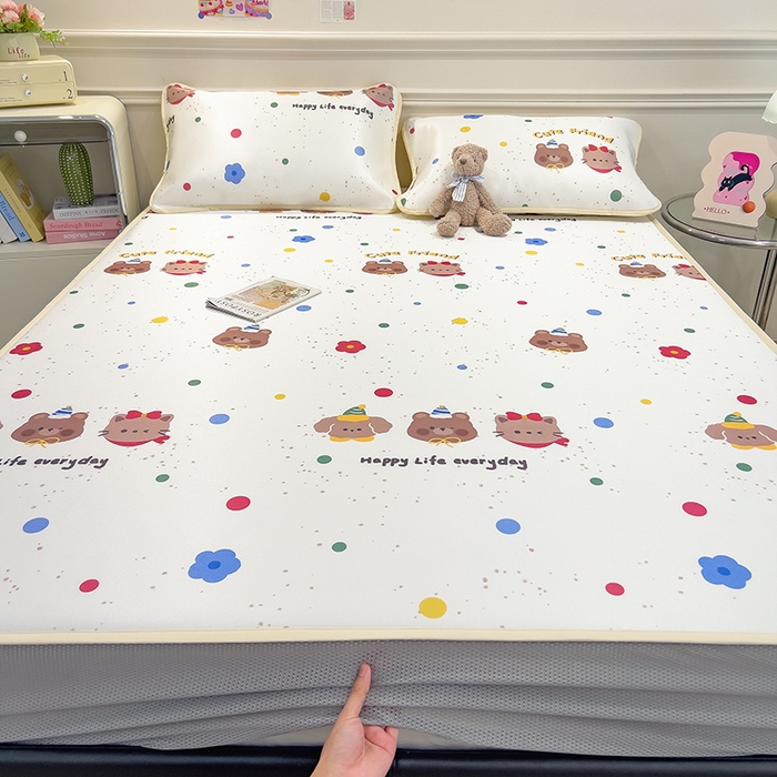 91家纺网 家纺一手货源 找家纺 摩妮卡 2025新款小清新碳光冰丝软席床笠款单床笠三件套 彩点萌友