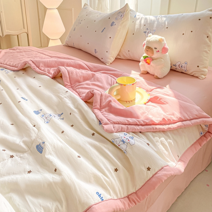 91家纺网 家纺一手货源 找家纺 2025梦初语新款水洗棉印花棉花被 冰淇淋小狗