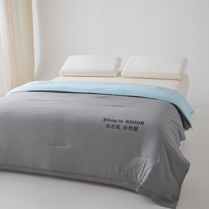 91家纺网 家纺一手货源 找家纺 闲鱼家纺 2025新款某朵同款深睡Pro夏被 自在眠  自然醒 浅灰+克莱茵蓝