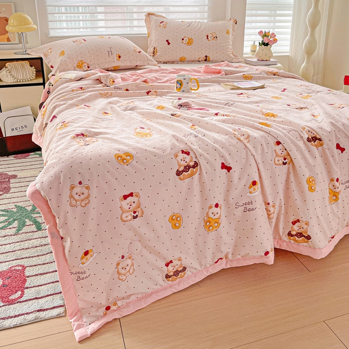 91家纺网 家纺一手货源 找家纺 富艺隆 2025新款水洗棉双层纱夏被 小熊甜饼