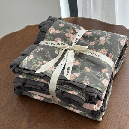 91家纺网 家纺一手货源 找家纺 （总）黛馨 2025新款全棉纯棉A类小清新双层纱四件套-皱皱边系列