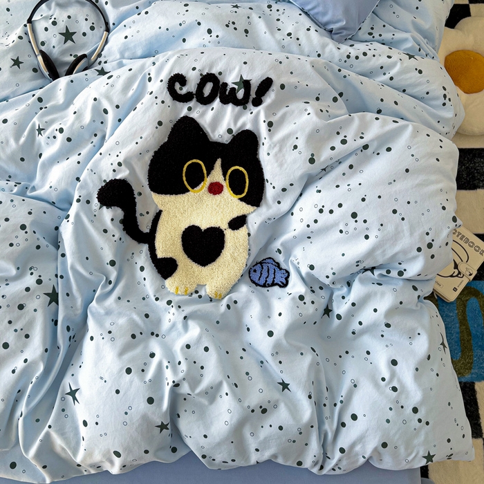 91家纺网 家纺一手货源 找家纺 一霖家纺 2025新款高克重云朵棉数码印花＋毛巾绣四件套 黑色小猫