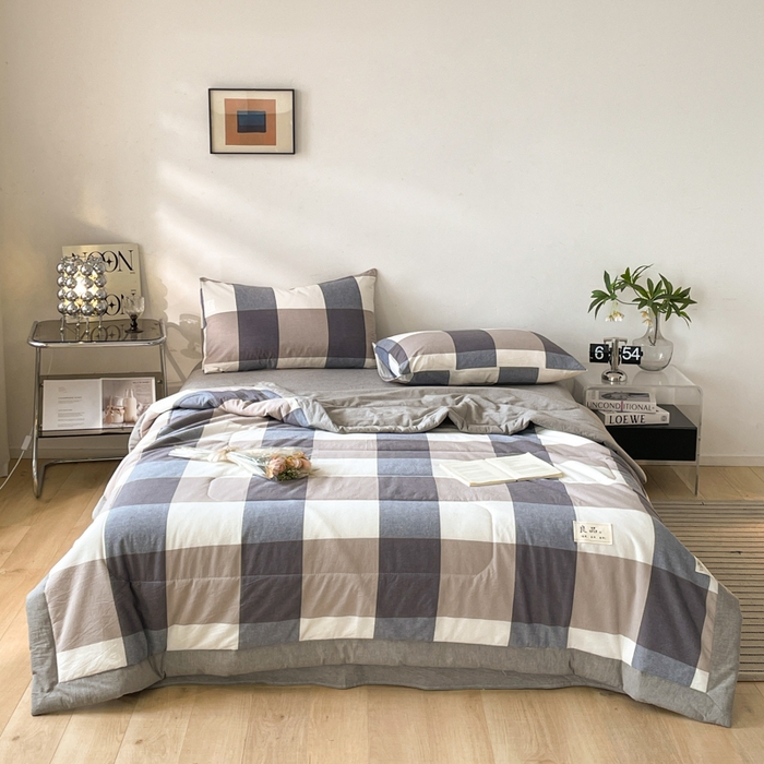 91家纺网 家纺一手货源 找家纺 2025梦初语新款无印风棉花夏被 蓝灰大格