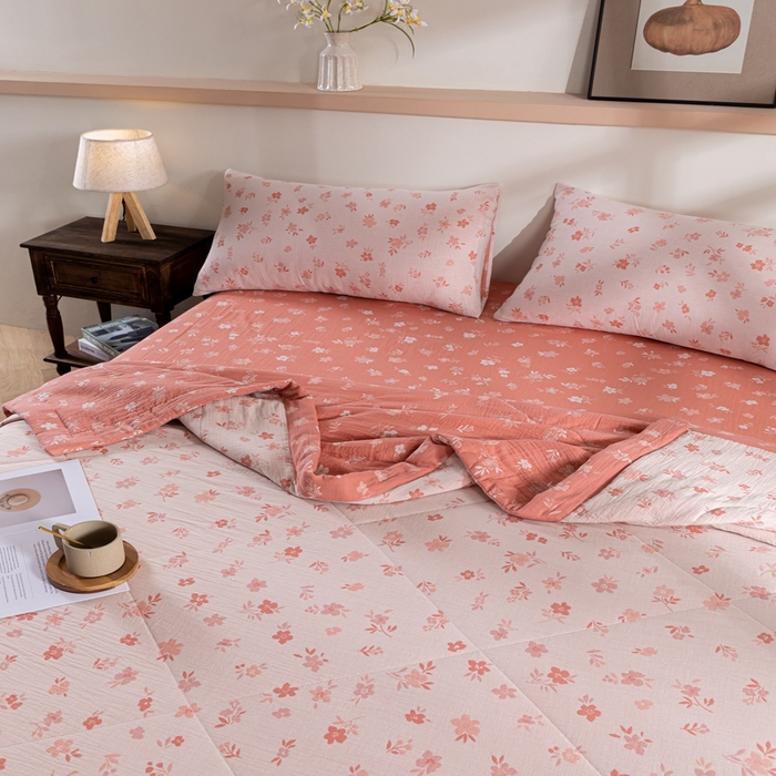 91家纺网 家纺一手货源 找家纺 鑫棉坊 2025新款A类里外全棉双层纱可机洗棉花空调被夏凉被四件套 粉韵繁花