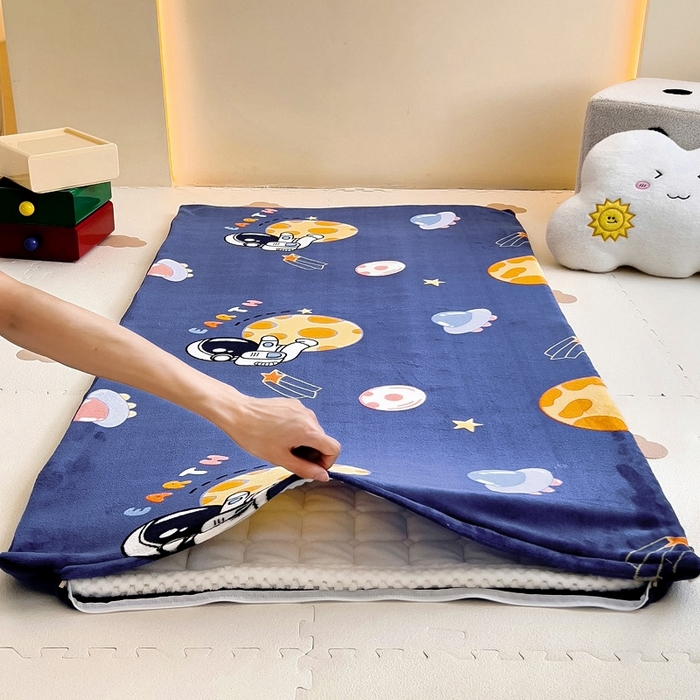 91家纺网 家纺一手货源 找家纺 梵赫家纺2024新款牛奶绒床护垫床垫幼儿园床垫儿童床垫可水洗 垫套-太空旅行