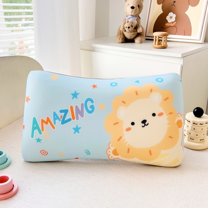 91家纺网 家纺一手货源 找家纺 2025新款卡通凉感丝亲肤枕 惊喜小狮子50*30*4 